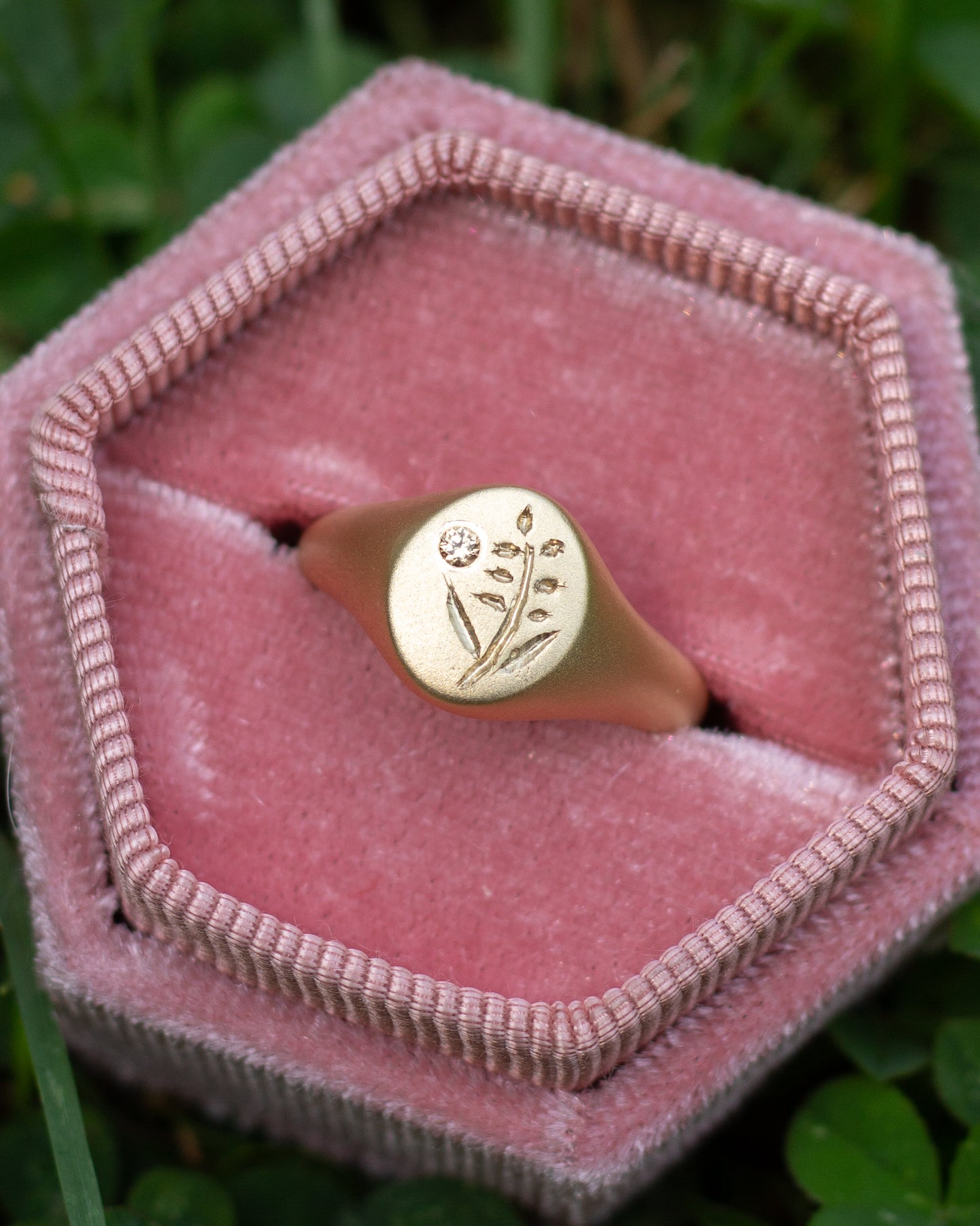 M.Grace Signature Signet