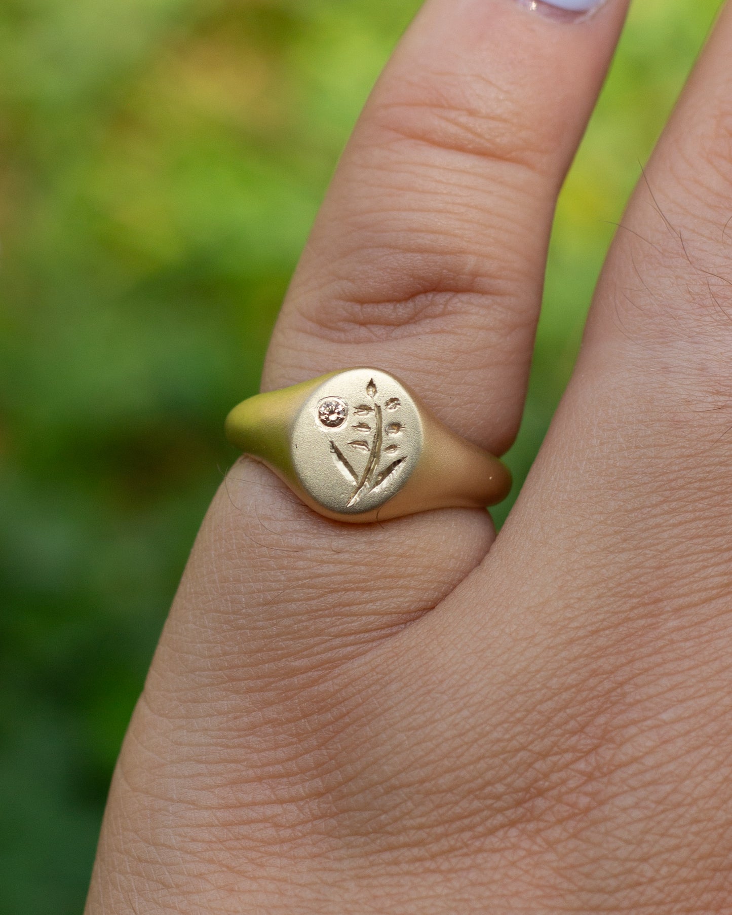M.Grace Signature Signet