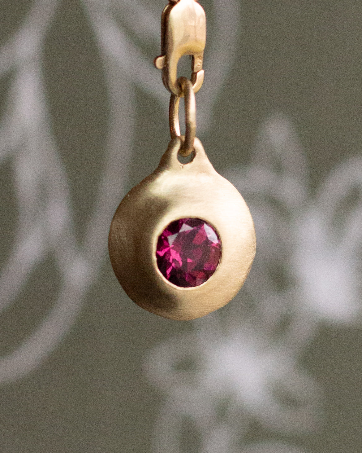 14K Skim Pendant - Choose Your Own Stone